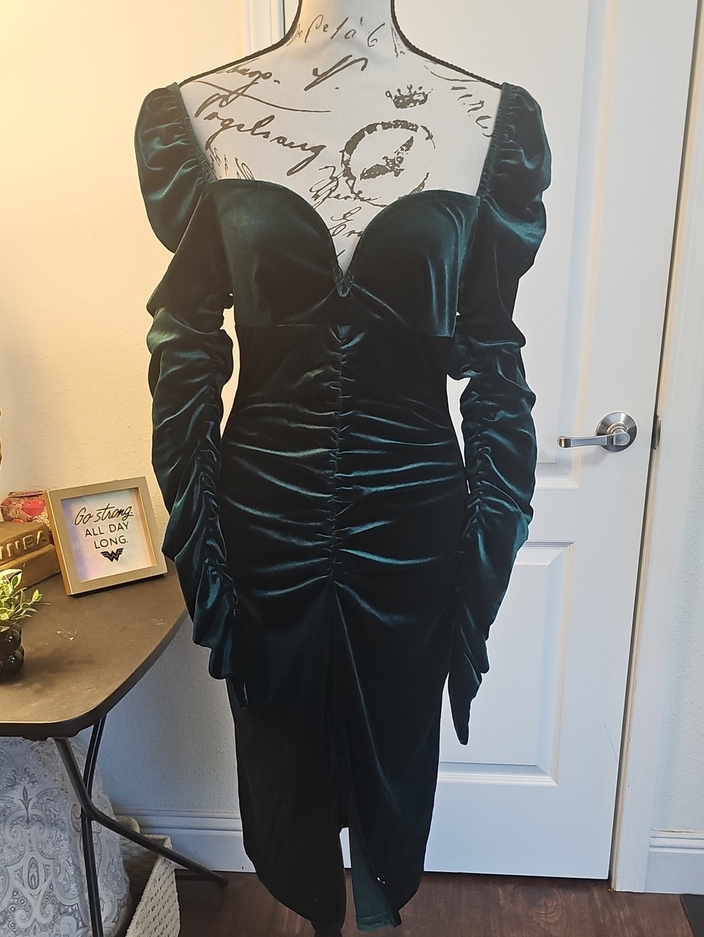 Body Con Velvet Ruched Sweetheart Midi Dress - Emerald Green